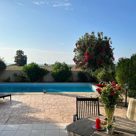 Budget Escape To The Seaside Larnaca Exterior photo