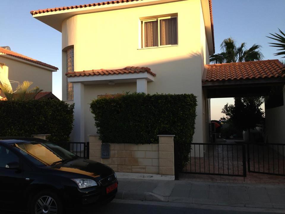 Budget Escape To The Seaside Larnaca Exterior photo