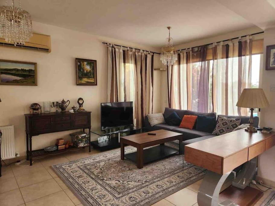 Budget Escape To The Seaside Larnaca Exterior photo