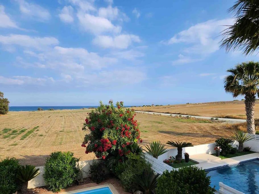 Budget Escape To The Seaside Larnaca Exterior photo