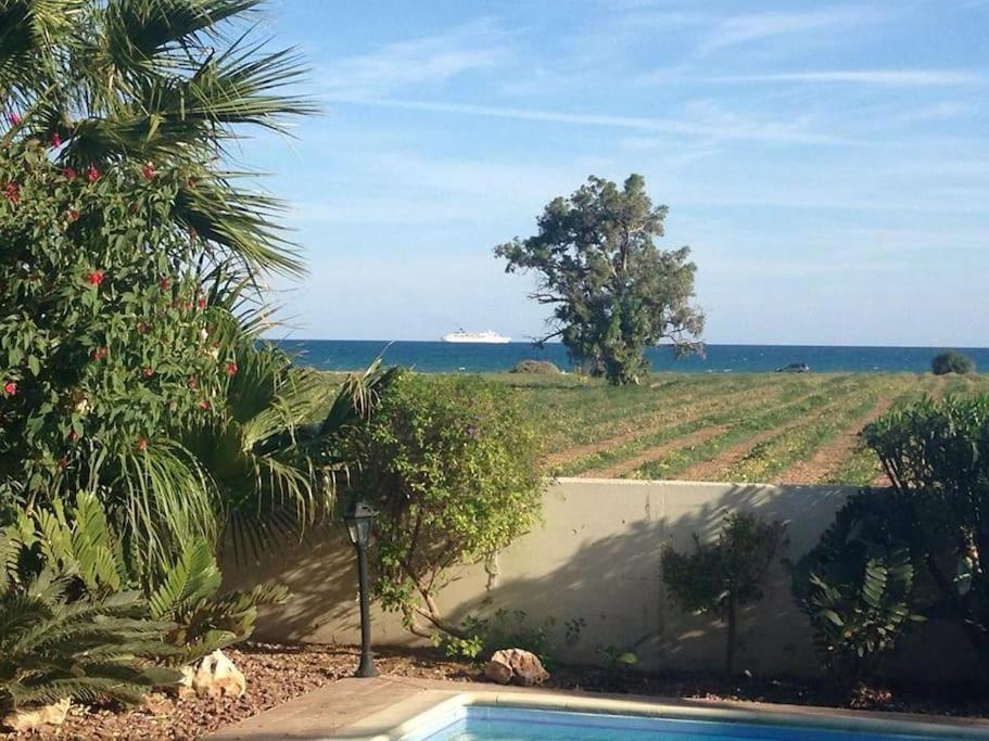 Budget Escape To The Seaside Larnaca Exterior photo