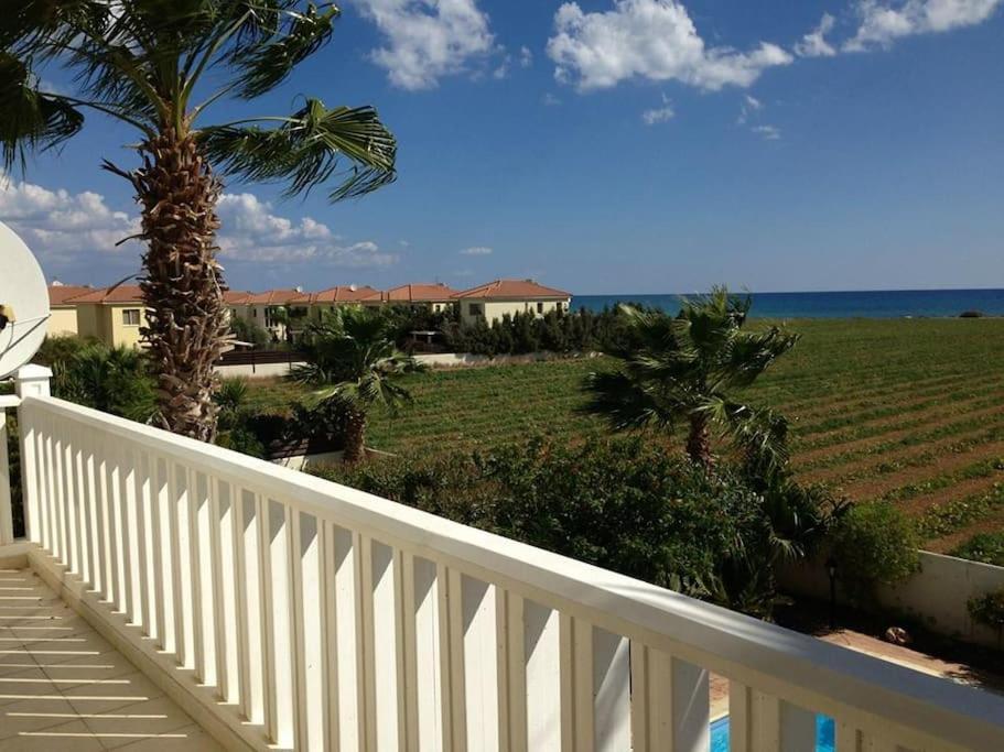 Budget Escape To The Seaside Larnaca Exterior photo
