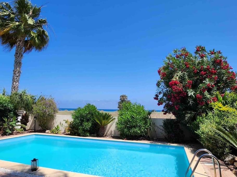 Budget Escape To The Seaside Larnaca Exterior photo