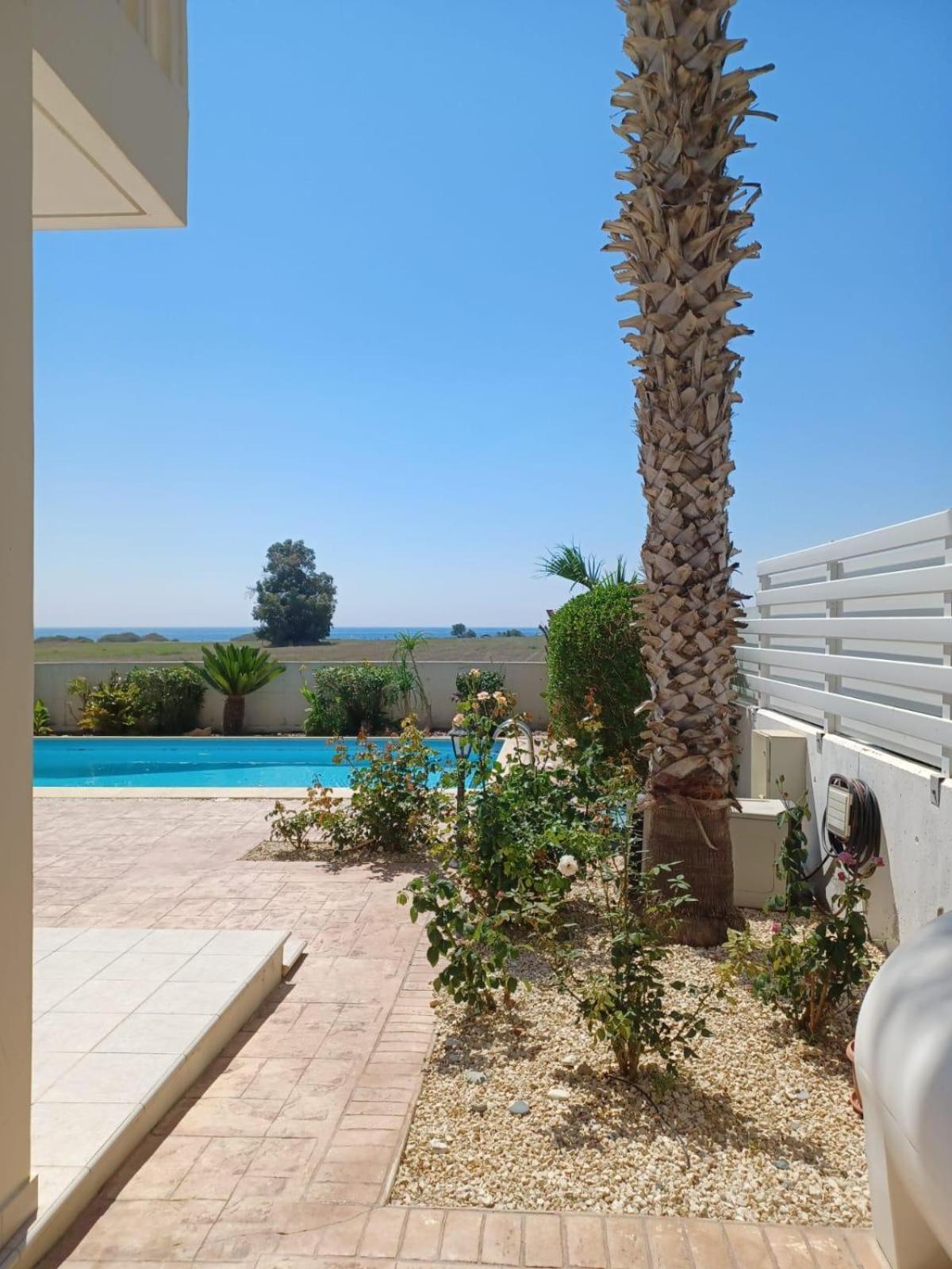 Budget Escape To The Seaside Larnaca Exterior photo