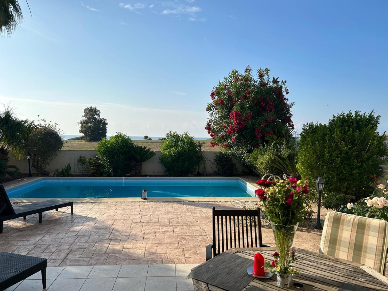 Budget Escape To The Seaside Larnaca Exterior photo