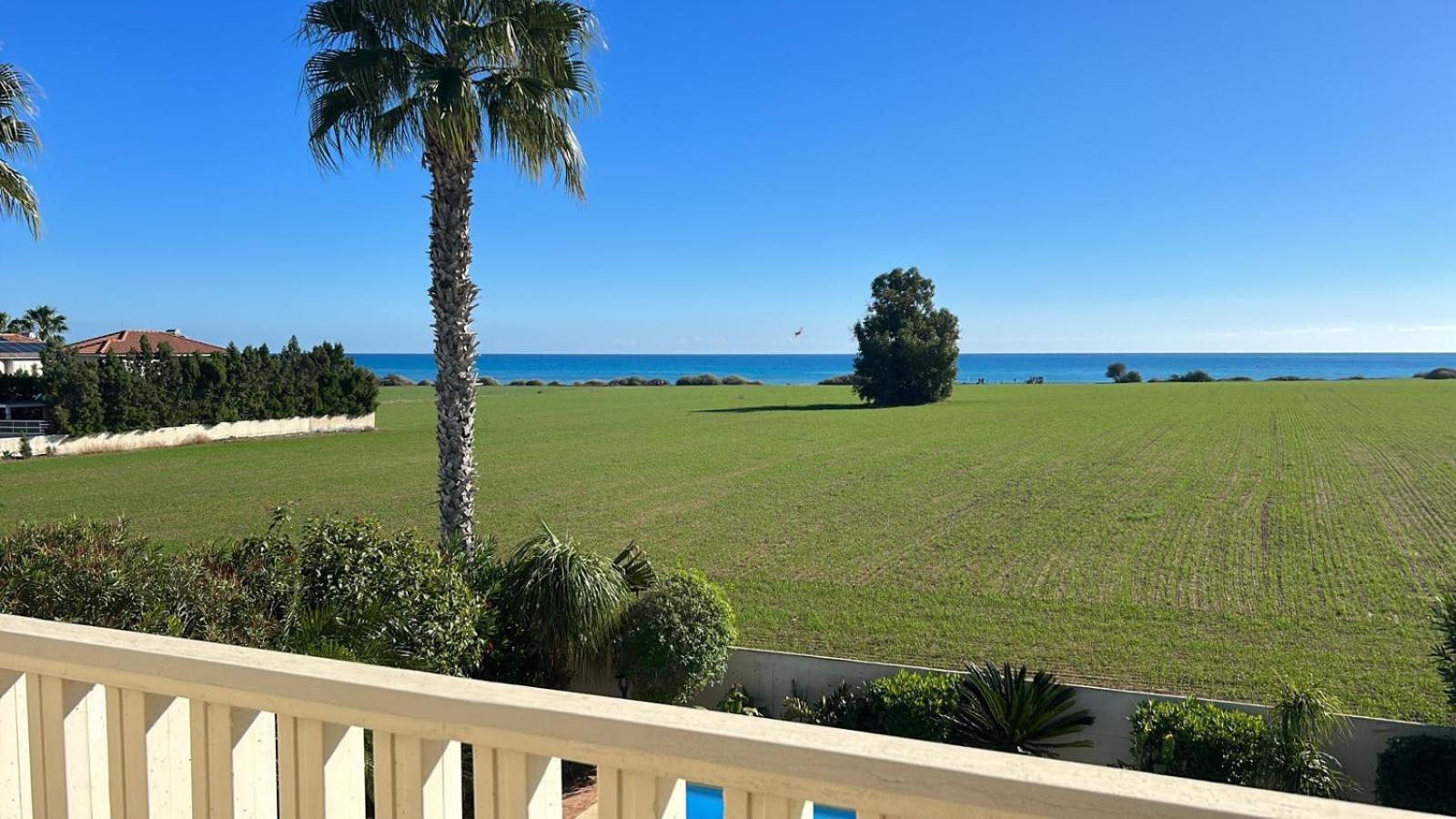 Budget Escape To The Seaside Larnaca Exterior photo